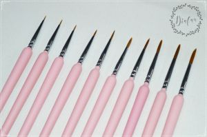 pensula-caligrafie-moderna