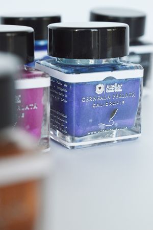 cerneala-caligrafie-perlata-mov-iris