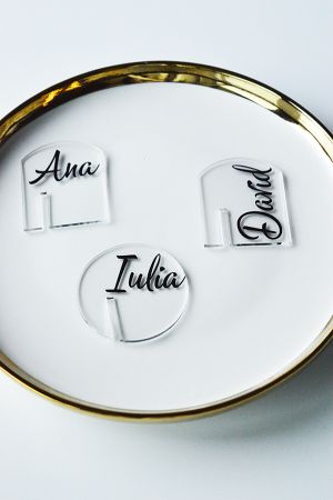 placecarduri-acryl-pentru-pahare-invitati-personalizate